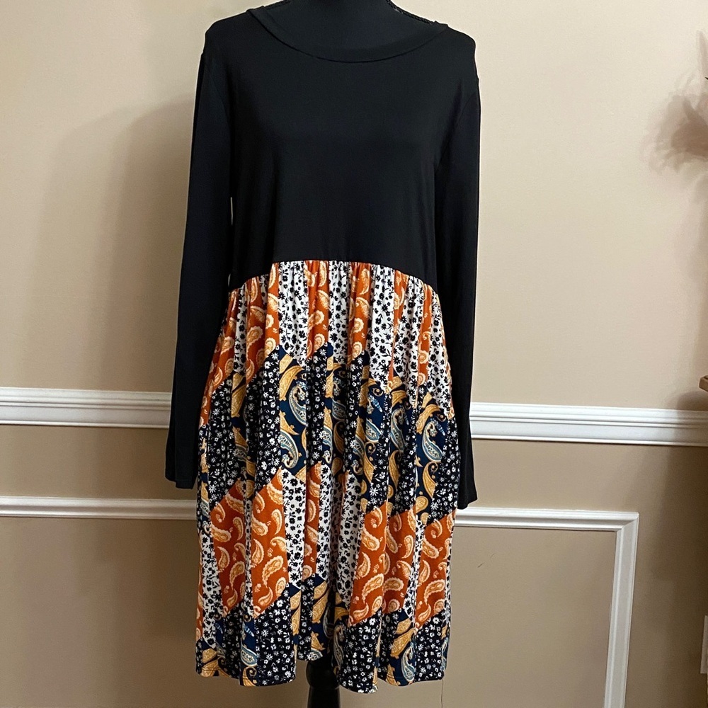 Black and Multicolor Long Sleeve Dress